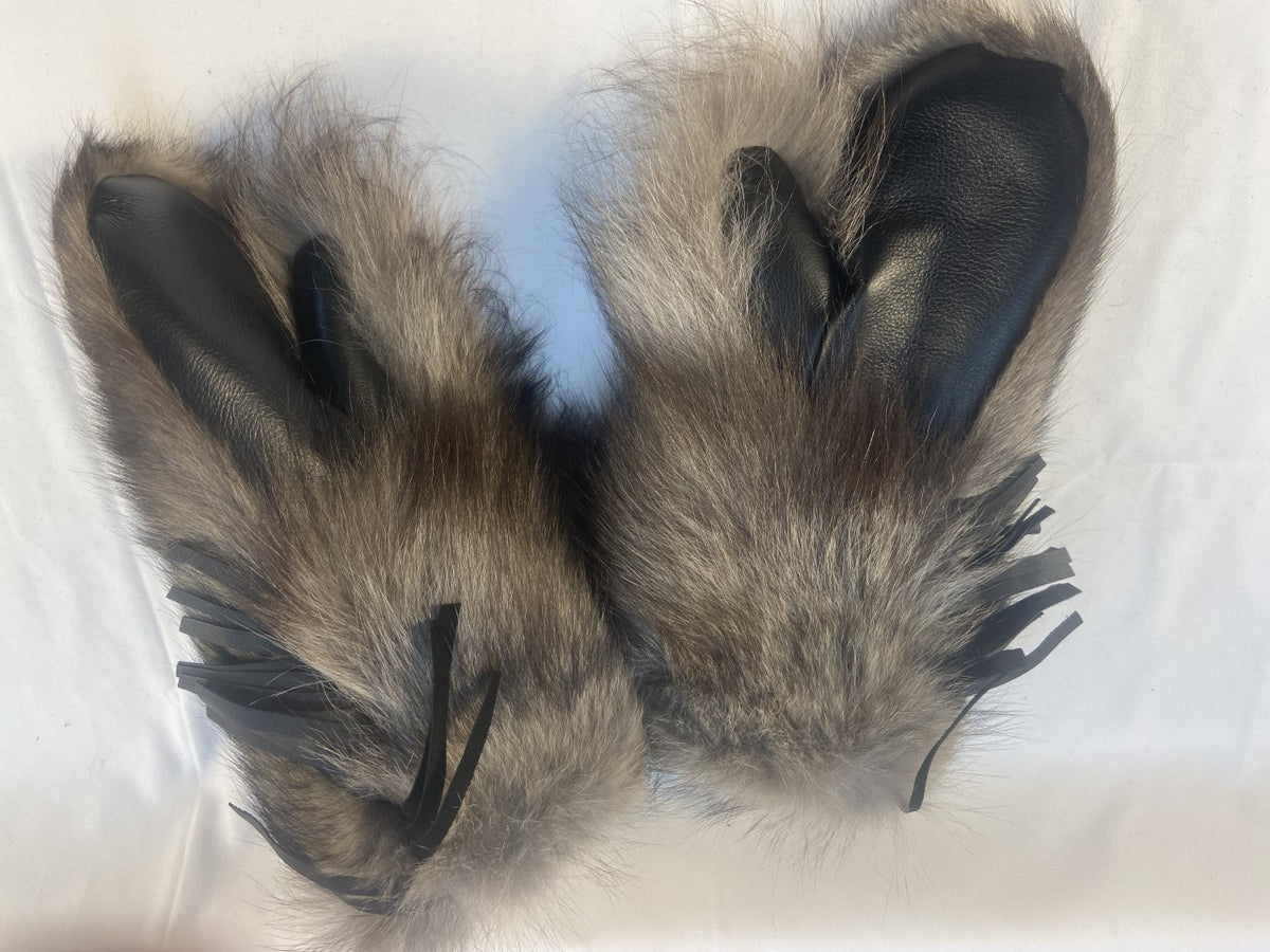Black Wolf Fur Mitts Canadian Expedition Mitts The Canadian Coyote Company Ltd.